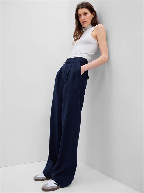 Pleated pants in cotton 